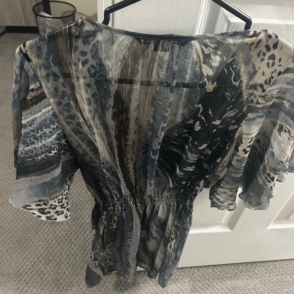 Beautiful beaded top with free cami - Picture 2 of 5